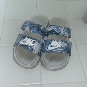 Size 7 Nike sandals